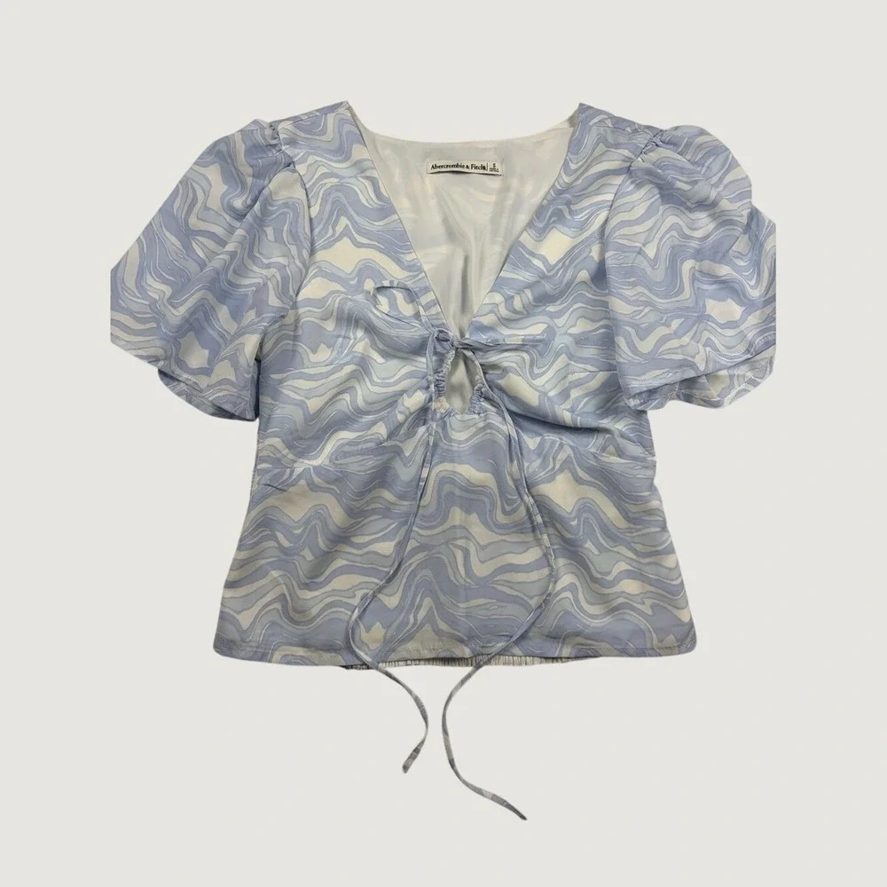 Abercrombie & Fitch‎ Light Blue and White Swirl Tie-Front Blouse Size S.